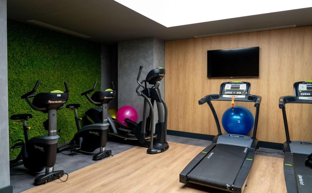 Radisson Blu Aurum Hotel, Brašov Exteriér fotografie The gym at the hotel
