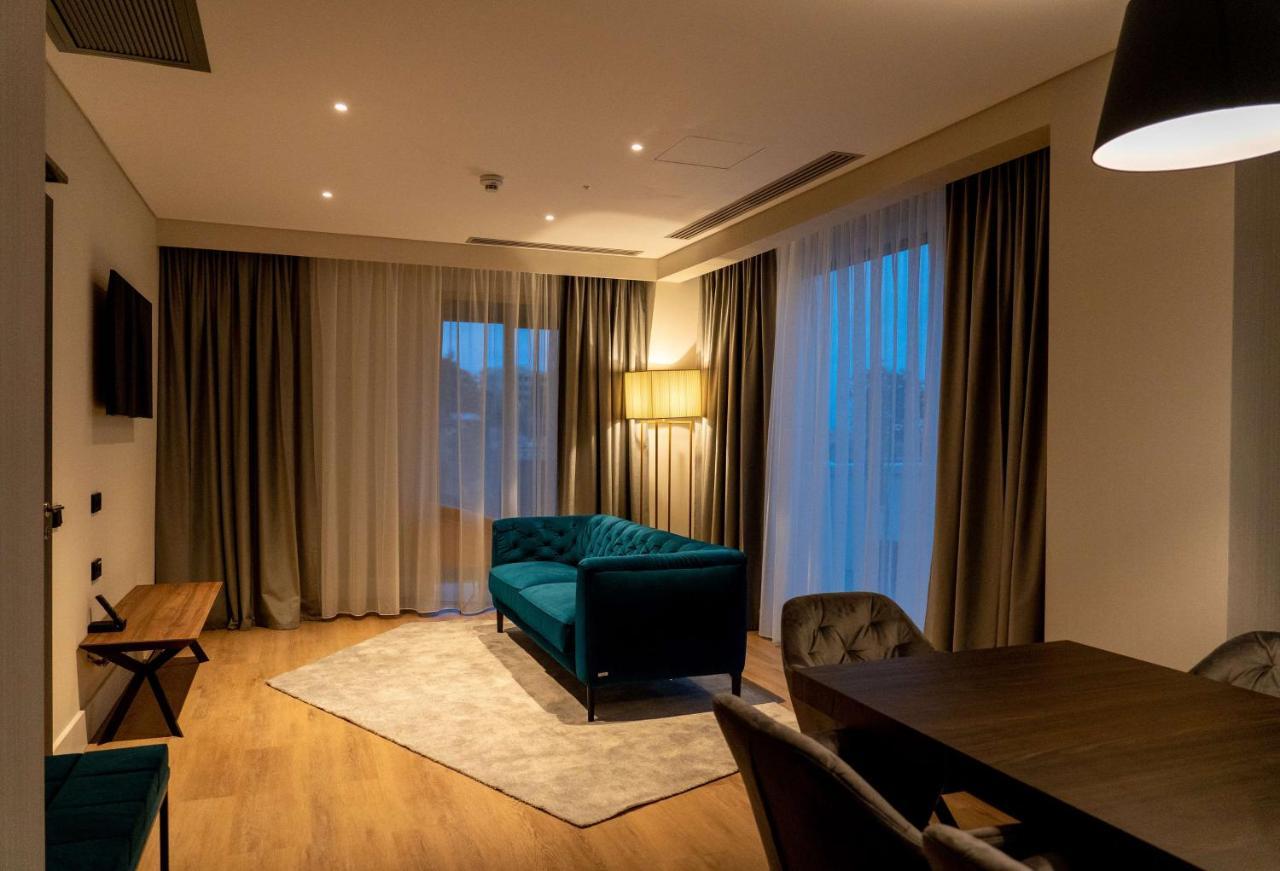 Radisson Blu Aurum Hotel, Brašov Exteriér fotografie A suite at the hotel