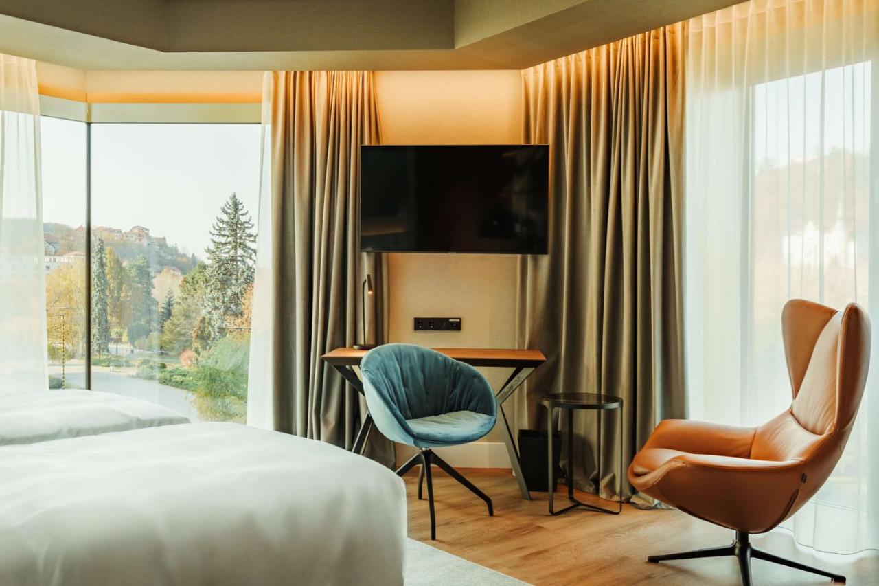 Radisson Blu Aurum Hotel, Brašov Exteriér fotografie A room at the hotel