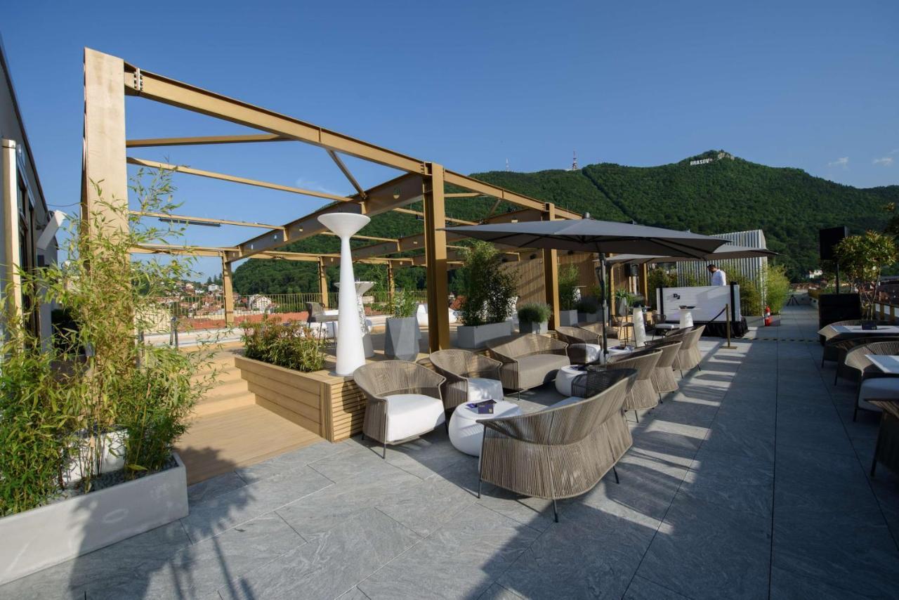 Radisson Blu Aurum Hotel, Brašov Exteriér fotografie The Sky Bar
