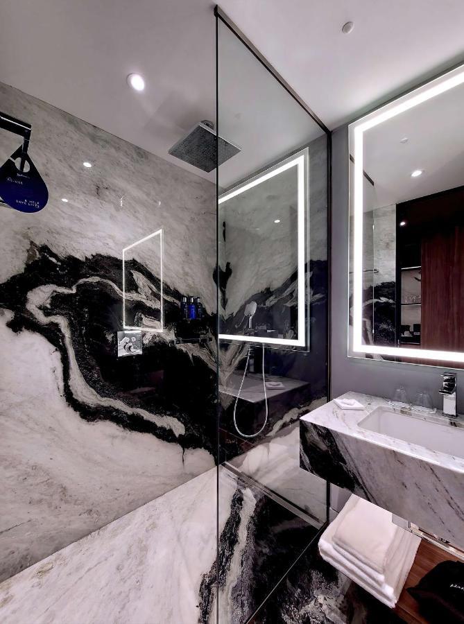Radisson Blu Aurum Hotel, Brašov Exteriér fotografie Bathroom