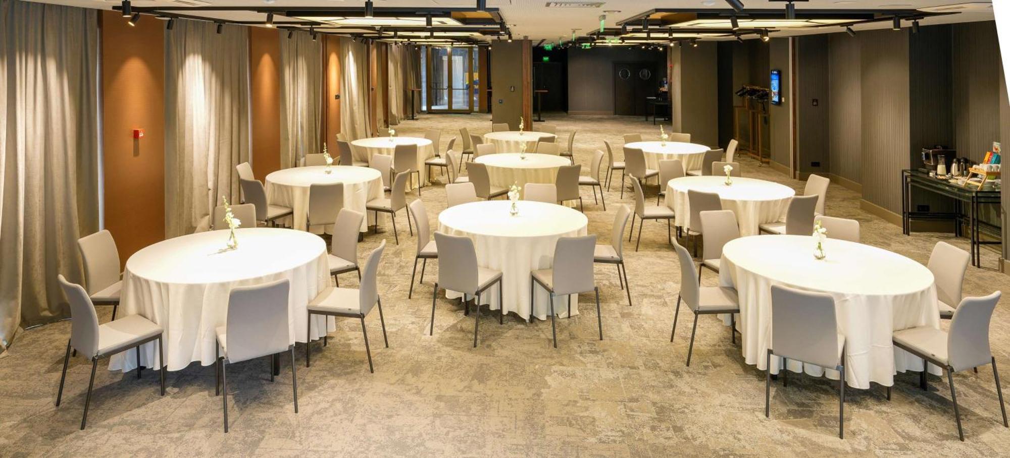 Radisson Blu Aurum Hotel, Brašov Exteriér fotografie The main conference room